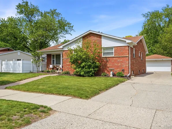 14338 Shadywood Dr, Plymouth, MI 48170