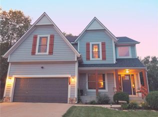 4508 Meadowview Dr, Shawnee, KS 66226