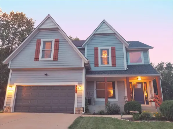 4508 Meadowview Dr, Shawnee, KS 66226