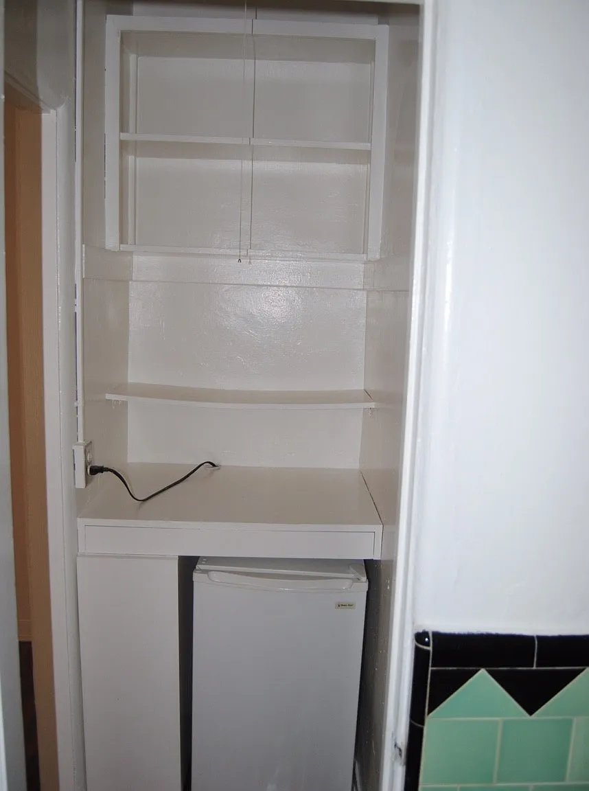 Studio, 350 sqft, $1,267 — Photo 4