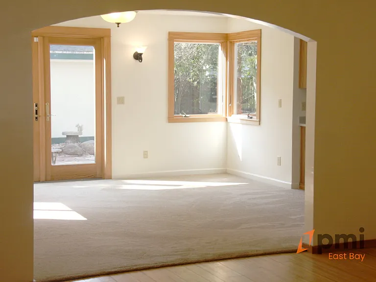 2307 Collins Ave — Photo 5