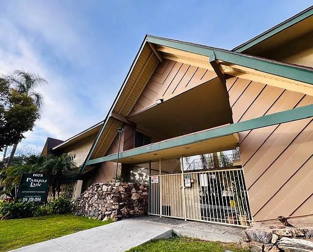Pampas Lane Apartments