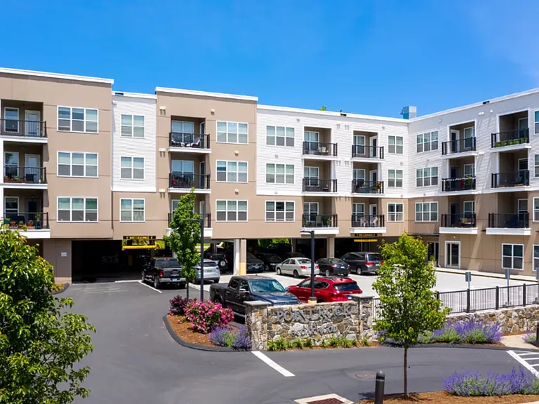 Point Rock at 34 Oakwood — Photo 1