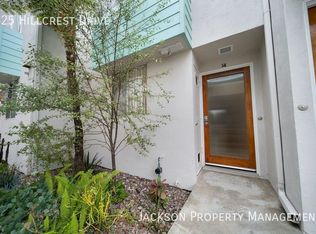 125 Hillcrest Dr, Encinitas, CA 92024