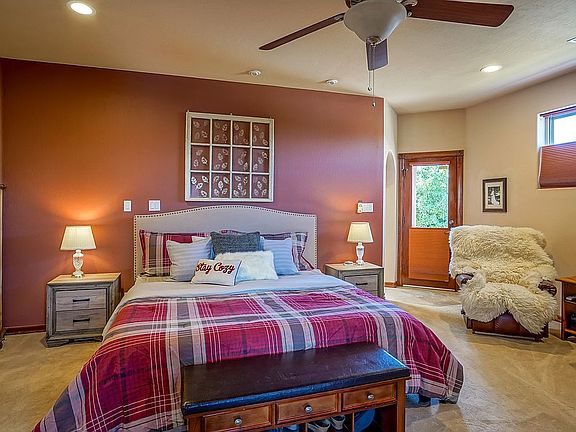 5th image of 8223 Grape Vine Ct NE