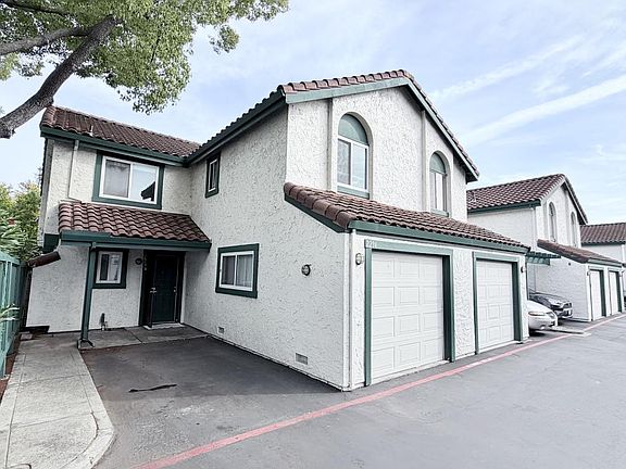 3rd image of 2294 Tomlin Way