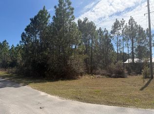916 NE 5th St, Carrabelle, FL 32322