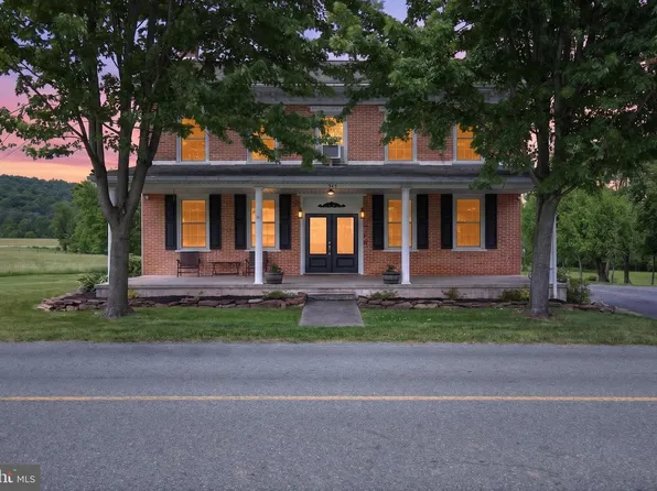 545 Hilltown Rd, Gettysburg, PA 17325