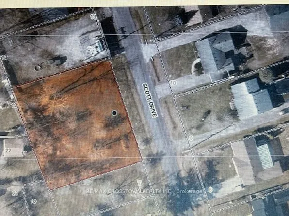 9 Scott Dr W, Norfolk County, ON N0A 1N7