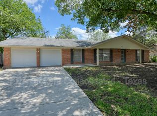 641 Richfield Dr, Windcrest, TX 78239