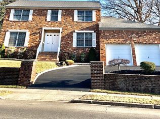 473 Valley Rd, Clark, NJ 07066