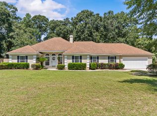 208 Willow Oaks Dr, Headland, AL 36345