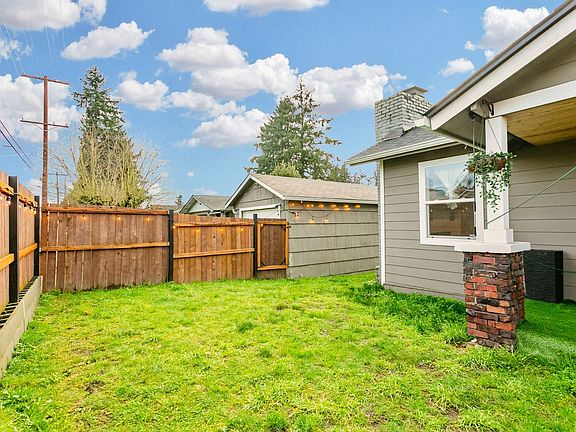 3rd image of 8816 Yakima Ave
