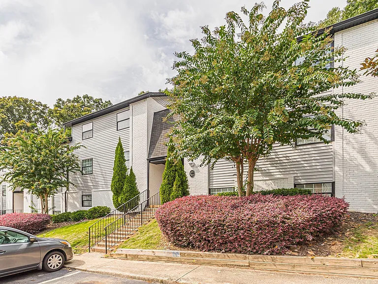 Pinewood Townhomes — Photo 12