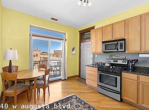 4th image of 2340 W Augusta Blvd #917