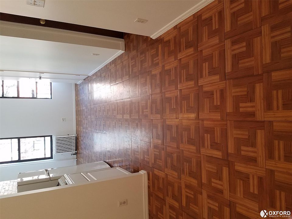 2nd image of 312 E 6th St APT B1
