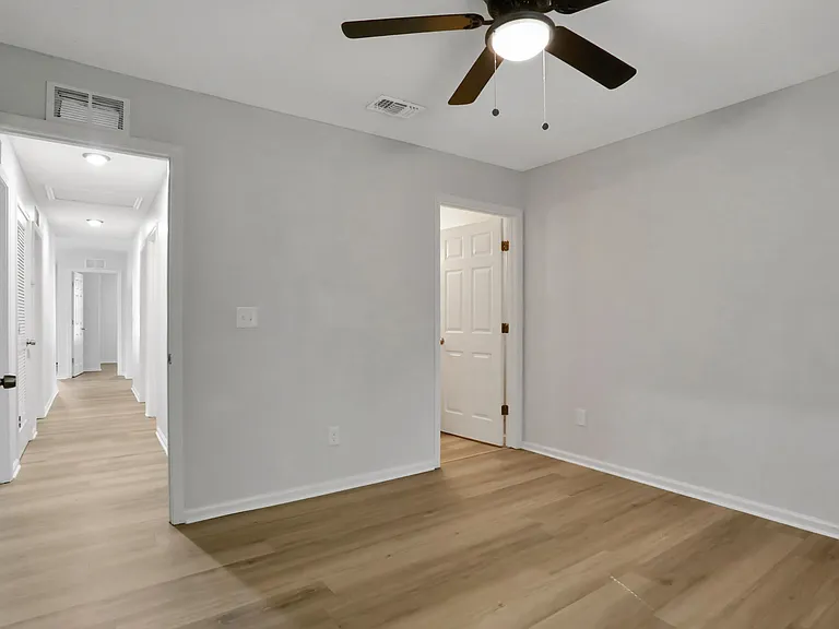 4404 Key Largo Dr — Photo 13