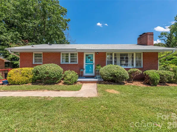 16 Oteen Church Rd, Asheville, NC 28805