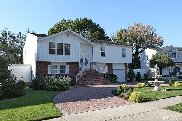 1st image of 261 Meredith Ln
