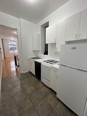 4th image of 409 E 90th St APT 1