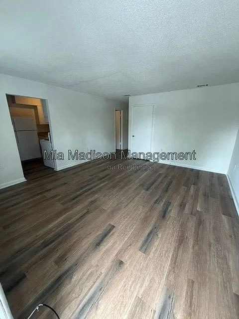 2 bed, 1.0 bath, 576 sqft, $1,100 — Photo 2