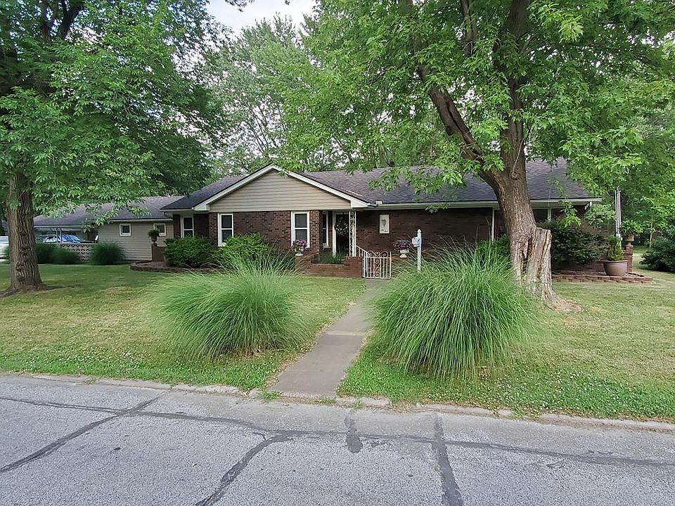 1st image of 610 N Ozark St