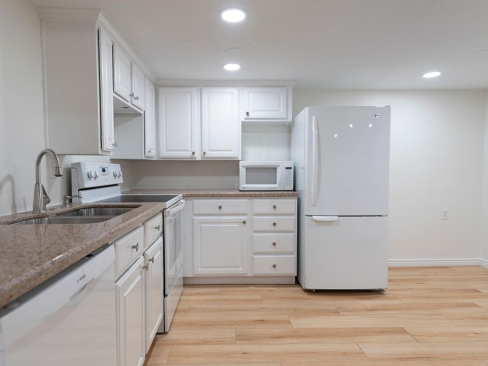 1st image of 4665 S Brookwood Cir #2