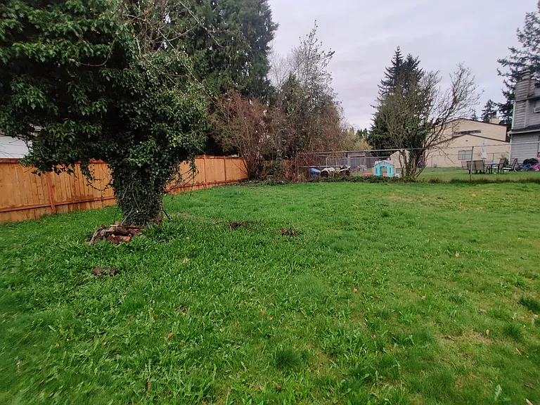 1110 28th St SE — Photo 23