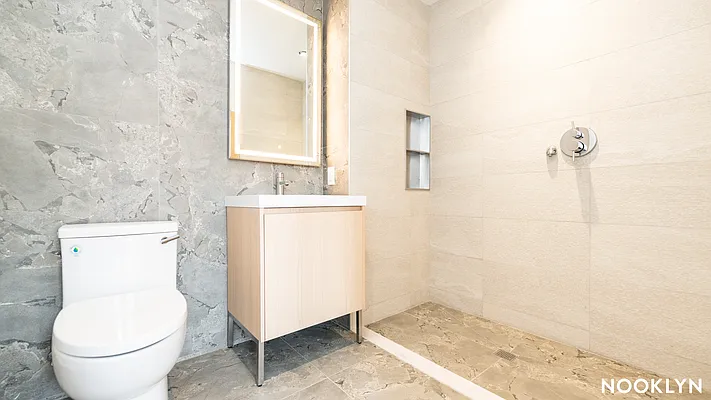 Bathroom, photo 1