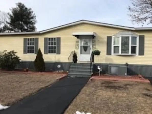 19 Queens Rd #202, Attleboro, MA 02703