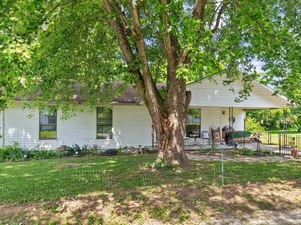 114 Elm St, Cornersville, TN 37047