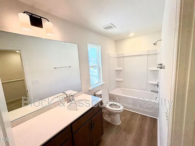 2040 Oakdale Dr — Photo 14