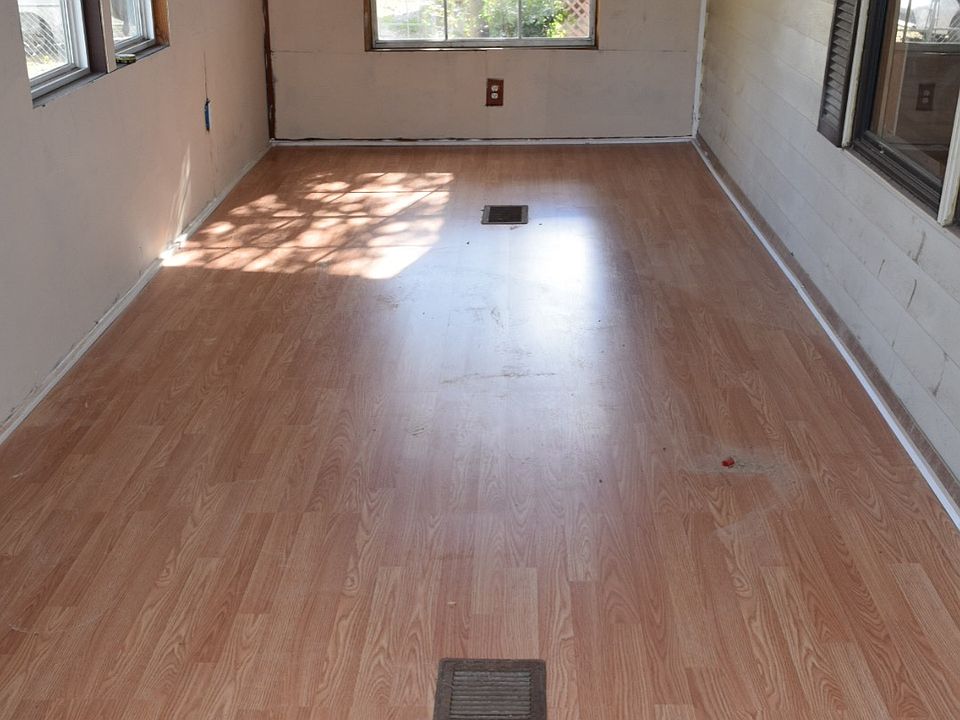 1st image of 342 SE Margaret Dr