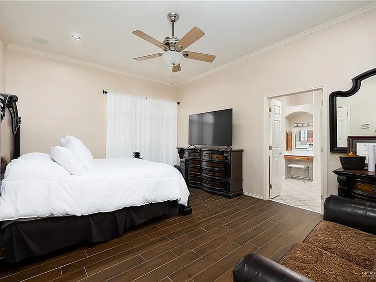 818 Hill Country Rd — Photo 9