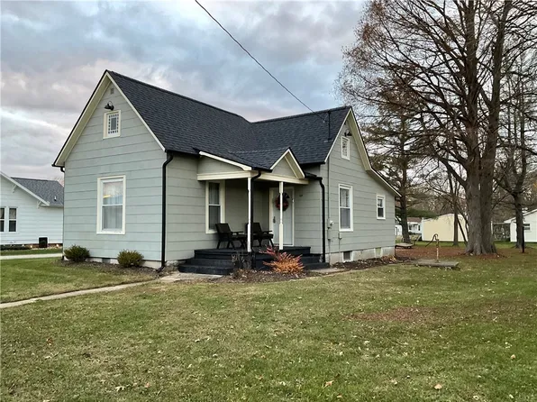 101 W South 3rd St, Strasburg, IL 62465