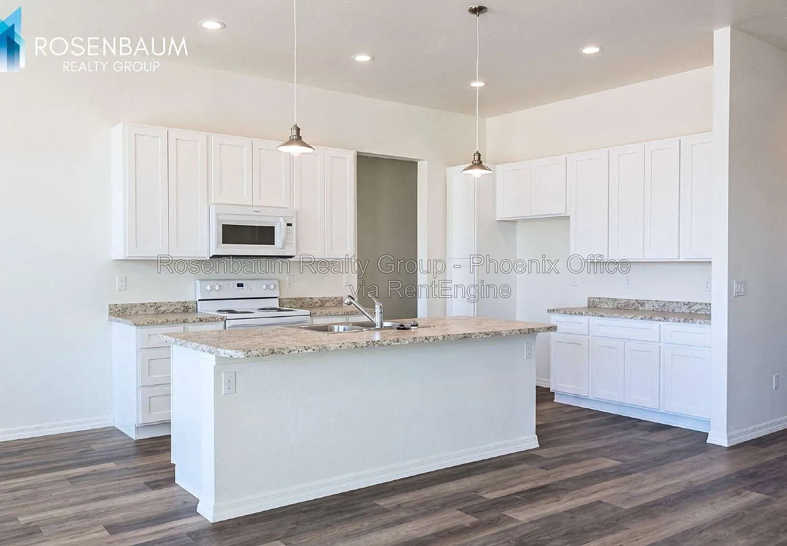 3 bed, 2.0 bath, 1703 sqft, $1,795 — Photo 3