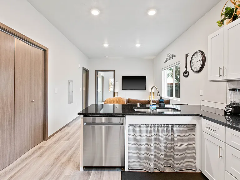 509 S Scott St #103 — Photo 31