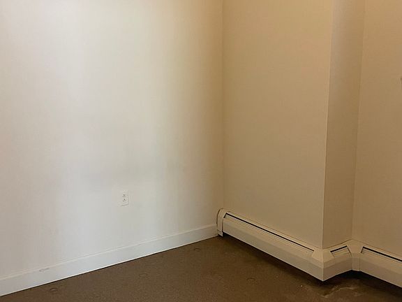 4th image of 937 Broadway St APT 105