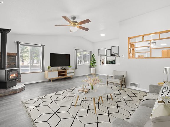 4th image of 15711 Deedon Ln
