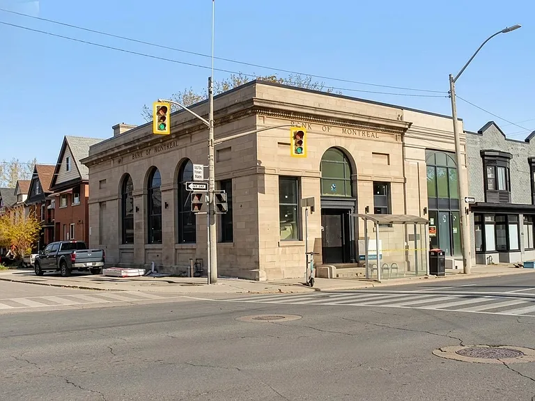 837 King St E #203 — Photo 15