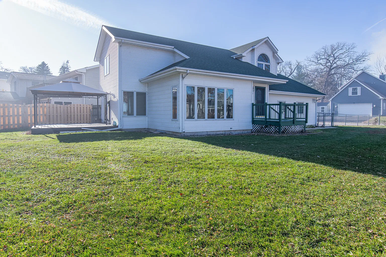 97 Mark Ln photo 1