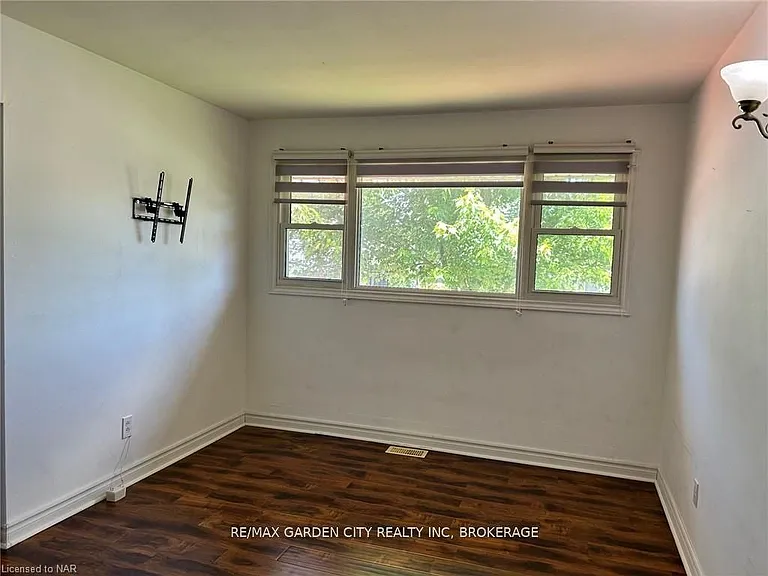 834 David St #UPPER — Photo 16
