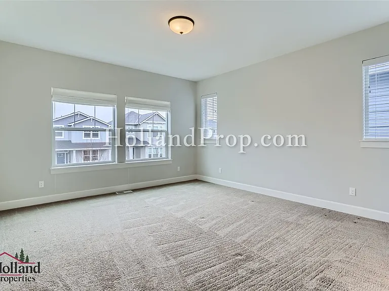 7045 SE Genrosa St — Photo 9