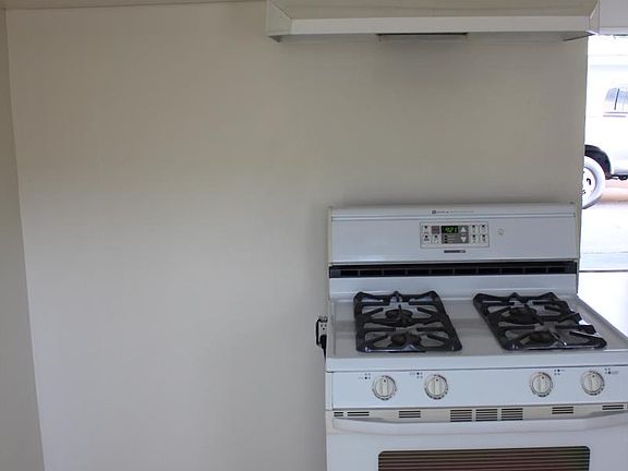 4th image of 13852 Milton Ave APT 2