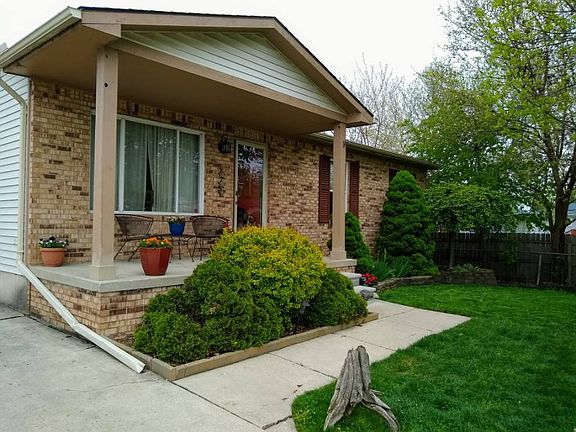 3rd image of 28050 Pierce Ct
