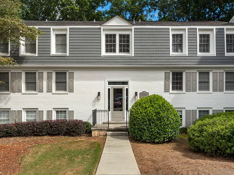The Ashford Apartments — Photo 4