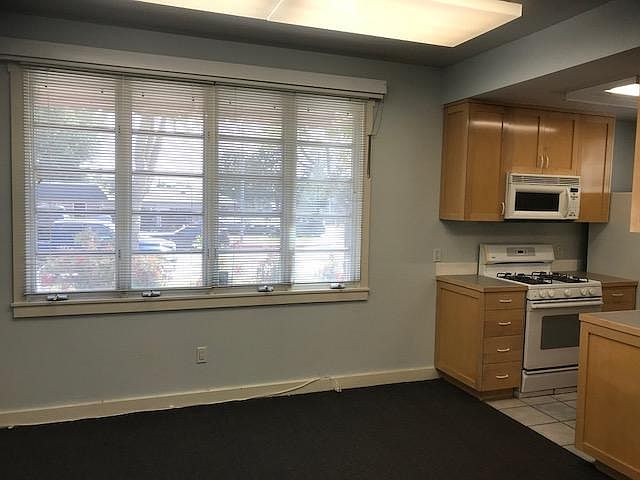 1st image of 490 N Craig Ave