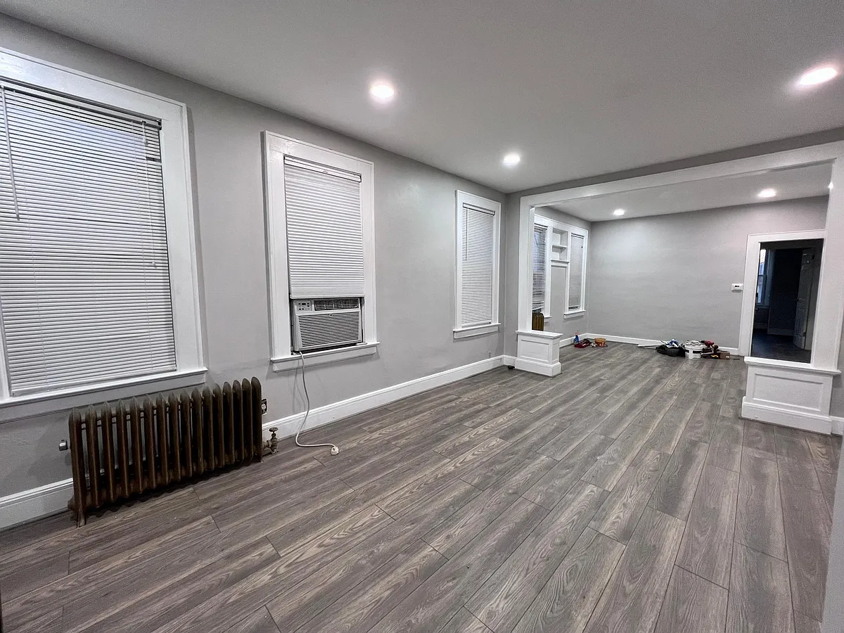 Building Photo - 27 Parkview Ave #2