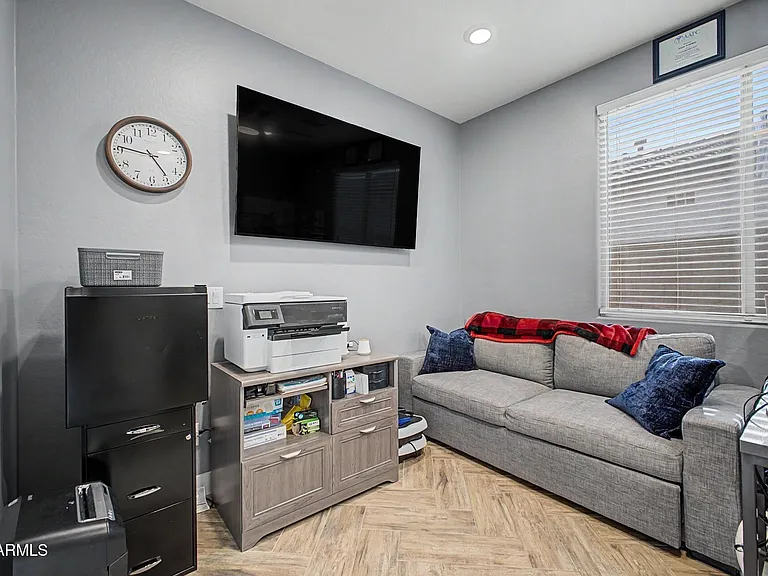 17279 W Dahlia Dr — Photo 10