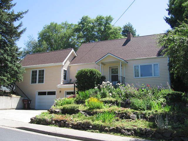 1st image of 325 SE Grant St
